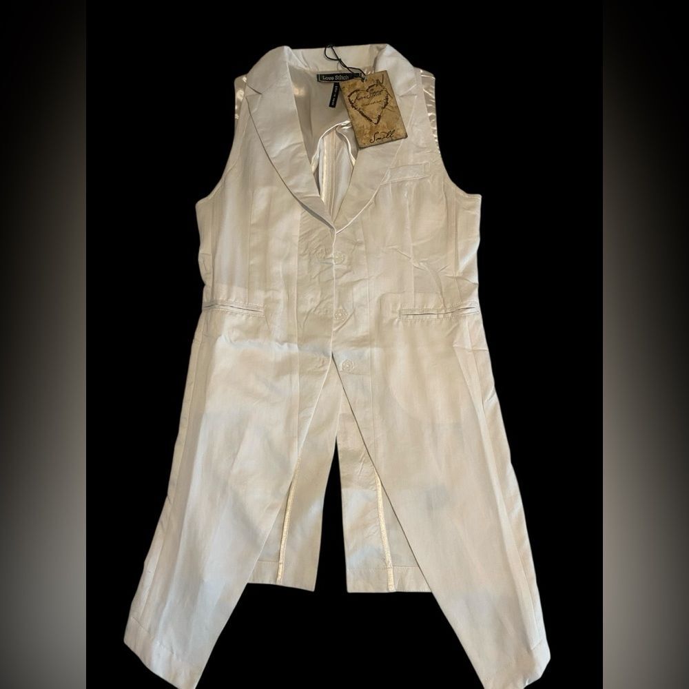 Love Stitch | White Sleeveless shirt / jacket with V-Neck NWT size S. Vest